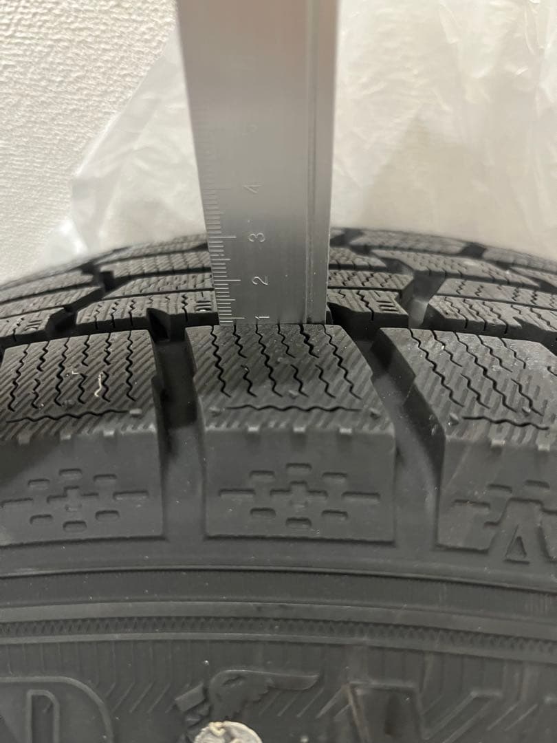 ともやま　スタッドレスタイヤ　195/60/17　バリ溝　2023年製