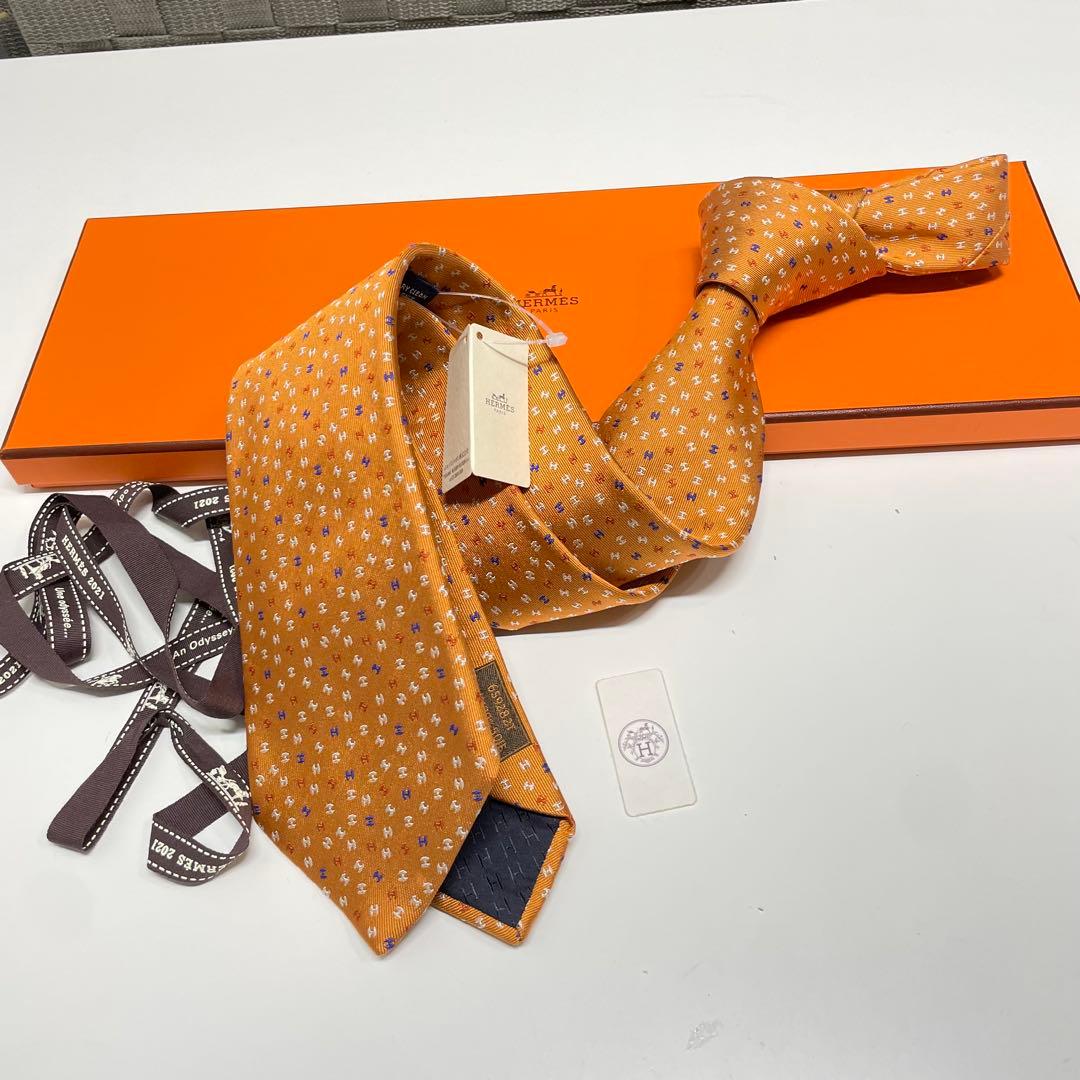 か*や様 未使用品　HERMES オレンジ シルク ネクタイ