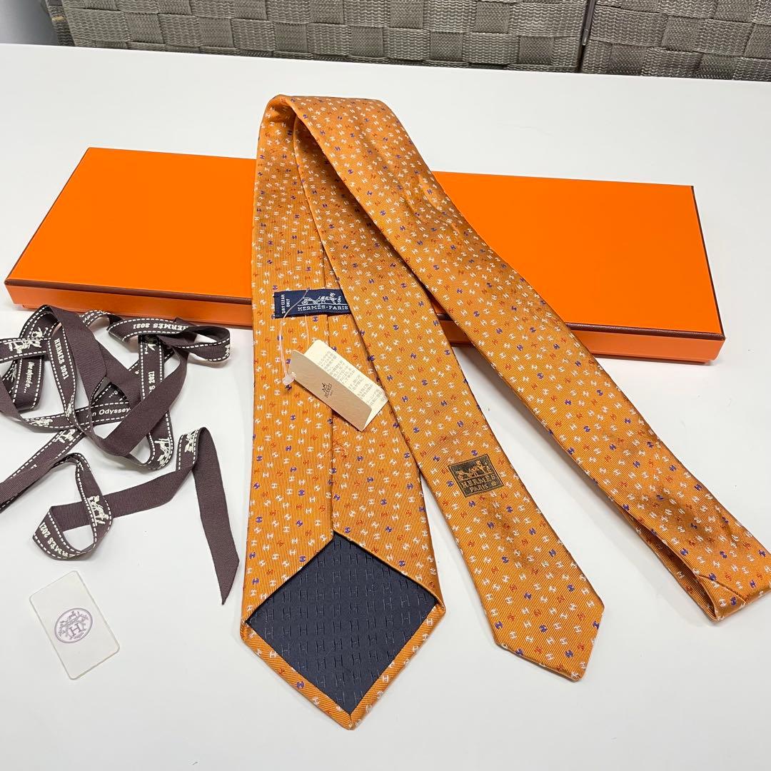 か*や様 未使用品　HERMES オレンジ シルク ネクタイ