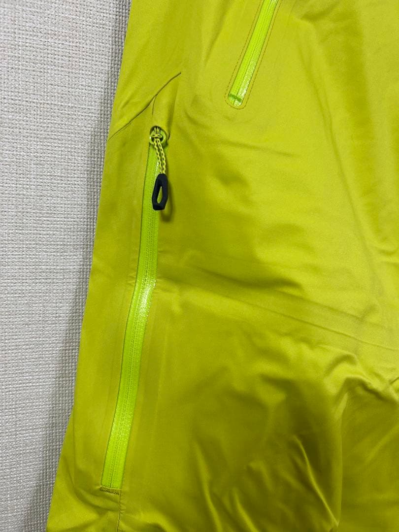 ☆新品タグ付☆ マムート　スノーシャワーパンツ　メンズ　Mサイズ