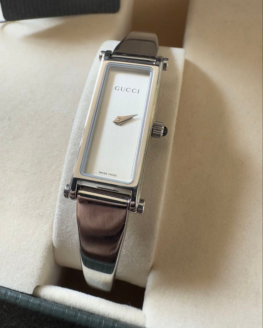 【極美品•稼働 】 箱付GUCCI グッチ 時計 1500L シルバー バングル