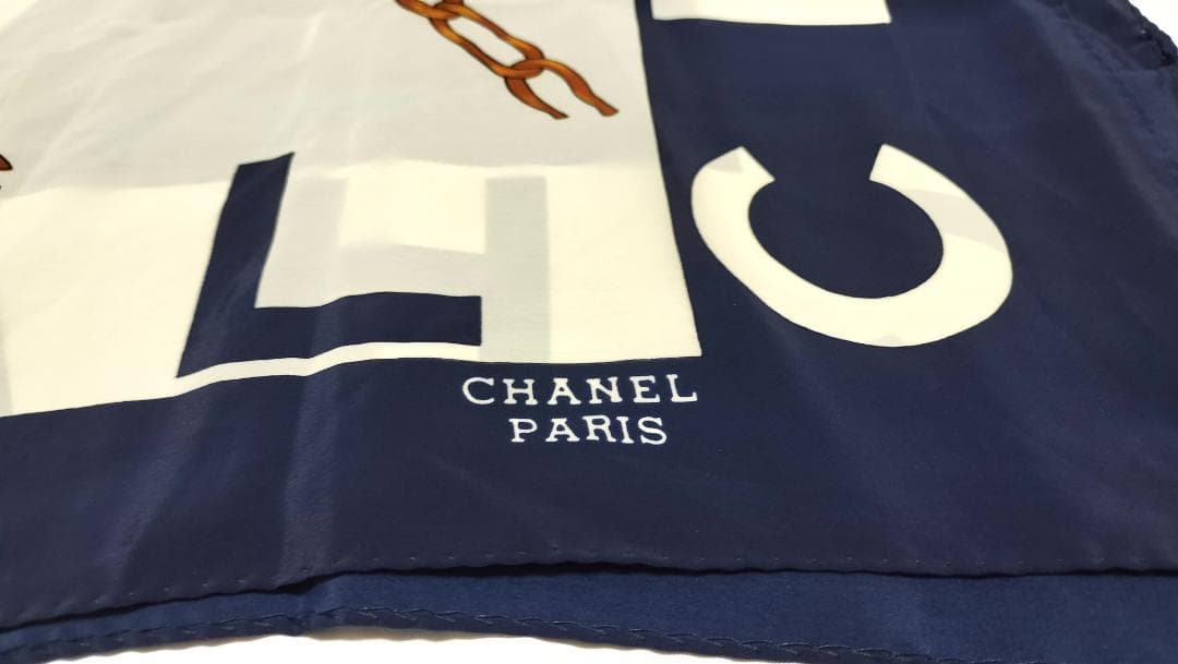 CHANELスカーフ シルク ネイビー ホワイト86cm