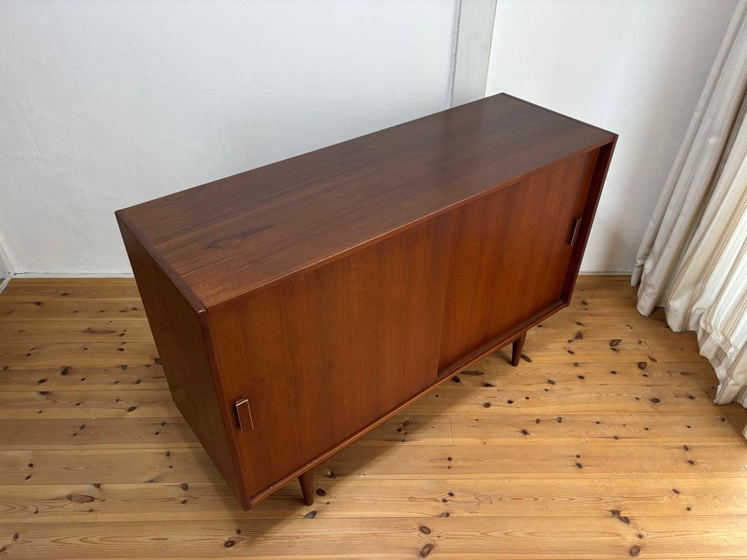 北欧ヴィンテージ　デンマーク　チーク　サイドボード