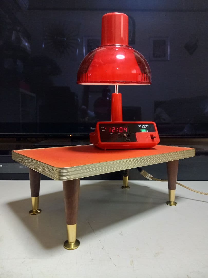 レア　レトロ　ポップ　スペースエイジ　フレーク　デザイン　赤　サイド　テーブル