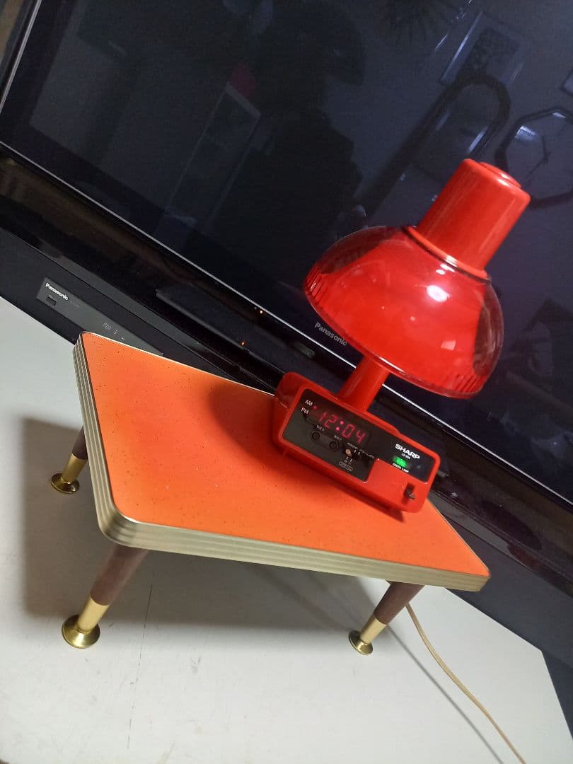 レア　レトロ　ポップ　スペースエイジ　フレーク　デザイン　赤　サイド　テーブル