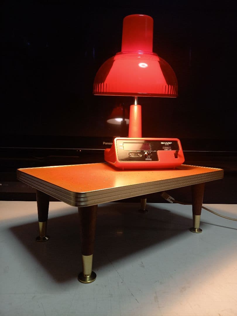 レア　レトロ　ポップ　スペースエイジ　フレーク　デザイン　赤　サイド　テーブル