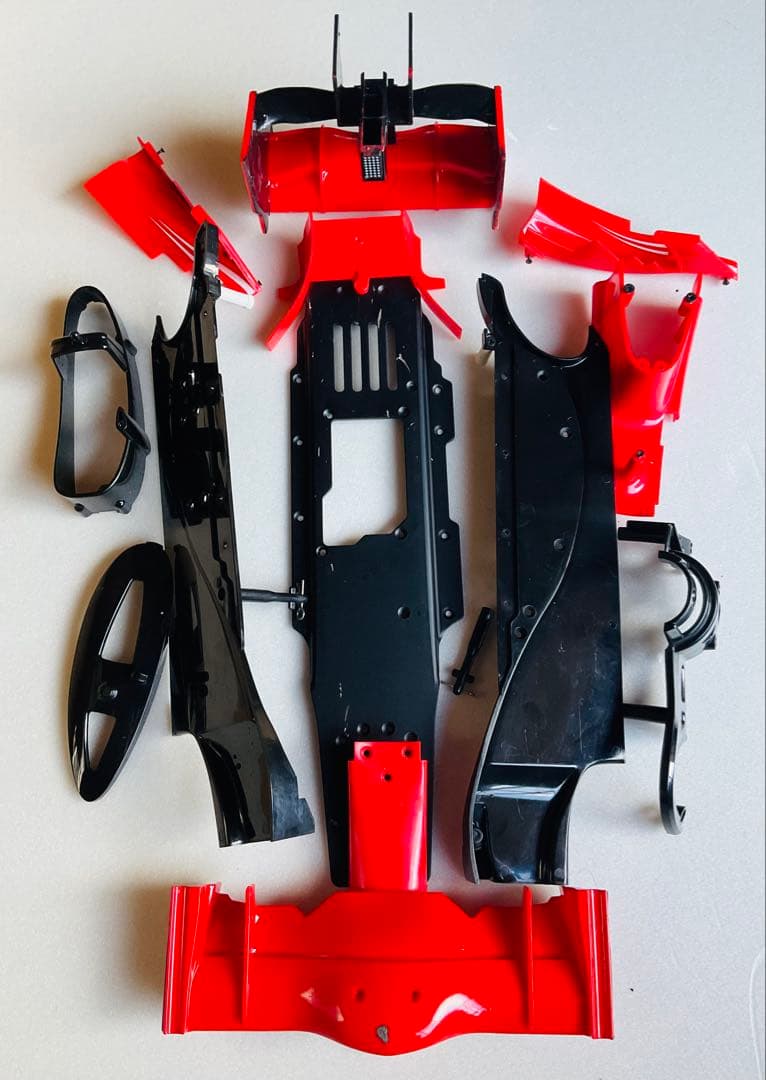 ディアゴスティィーニ　フェラーリ7/1 スケール　エンジンラジコンカー