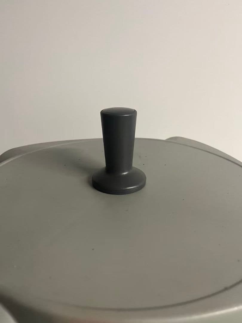 グレー プラスチック 蓋ノブ