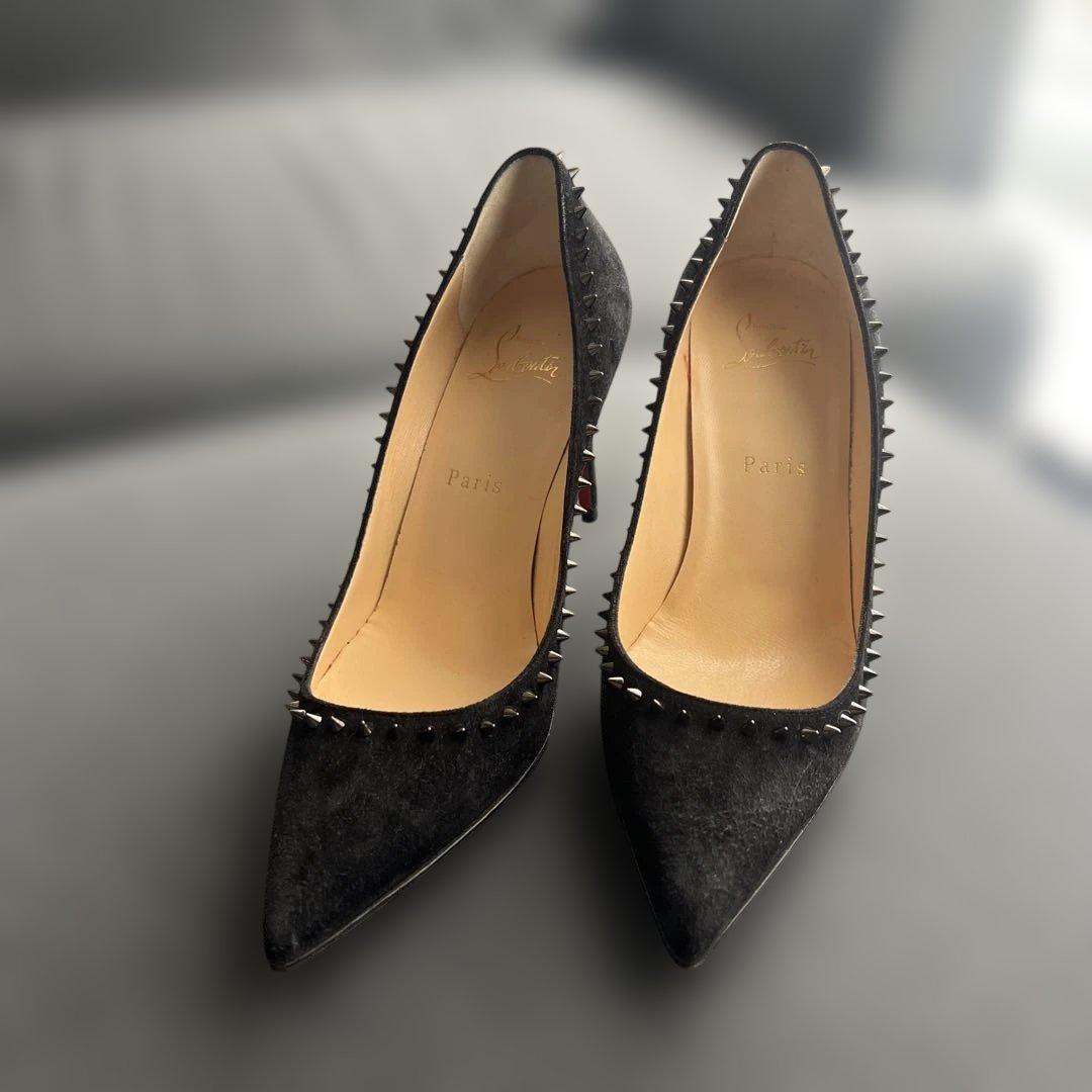 ★クリスチャン　ルブタン スタッズ付き黒スエードハイヒール定価15万