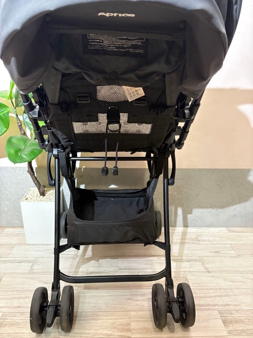 軽量グレー ベビーカー 折りたたみ　アップリカ　KAROONAIR