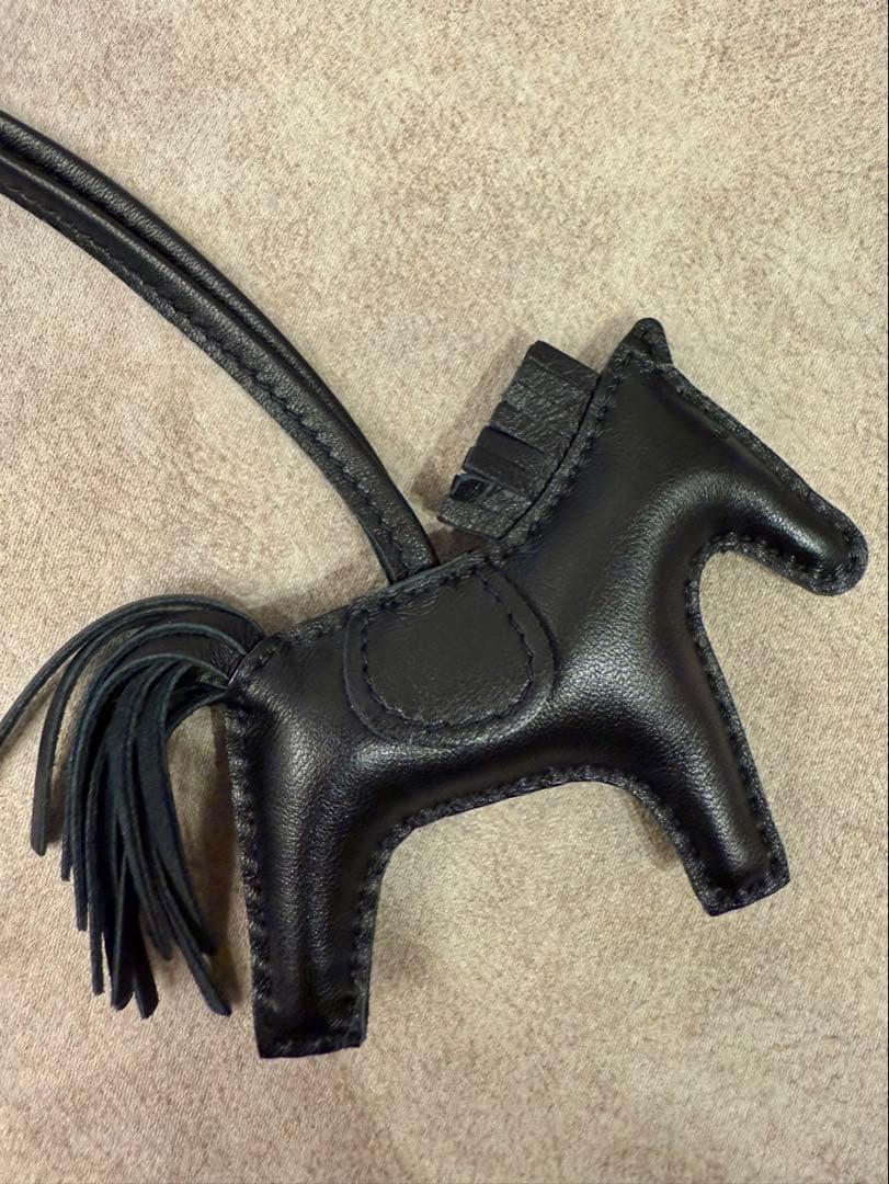 美品　エルメス　ロデオ　ソーブラック　チャーム