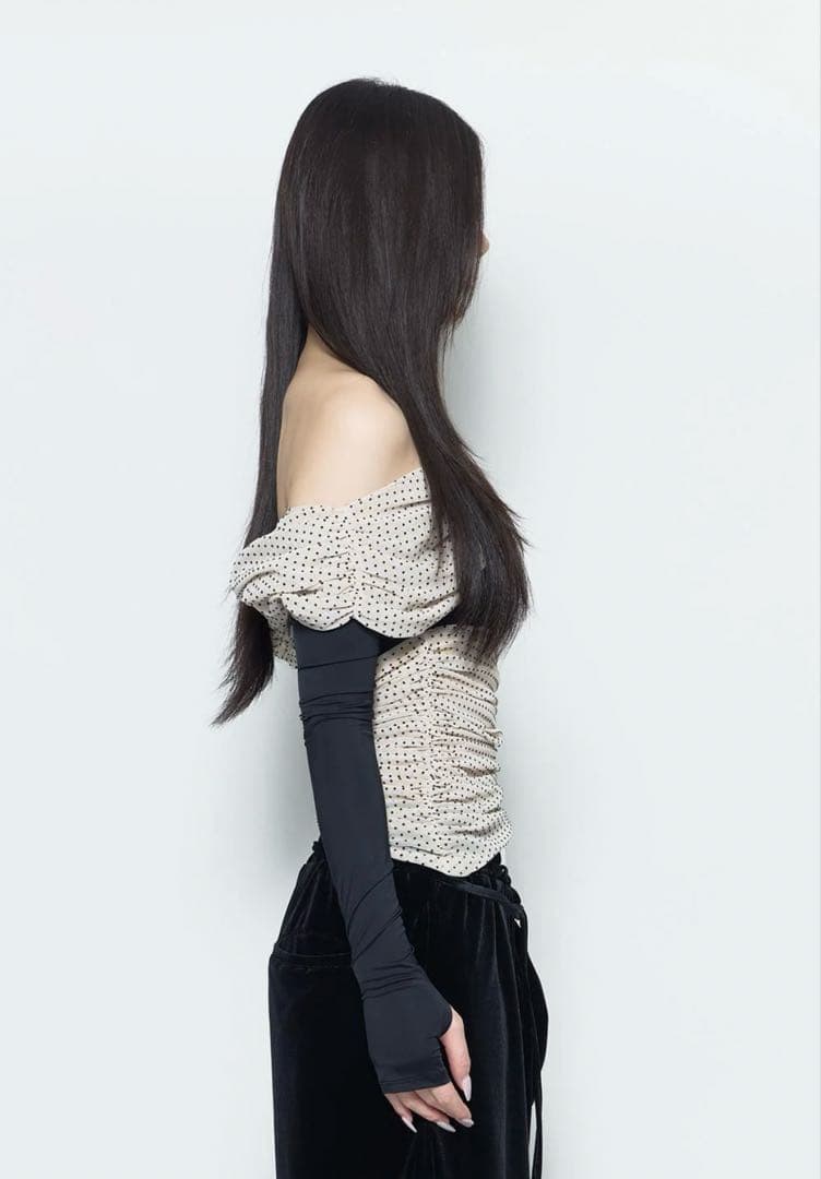 トップス the red thered S dot off shoulder tops