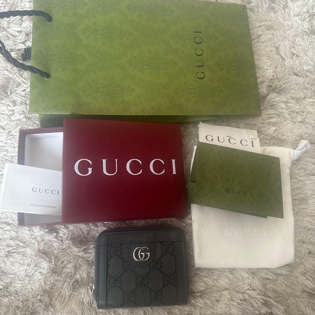 GUCCI グレー GGパターン 二つ折り財布