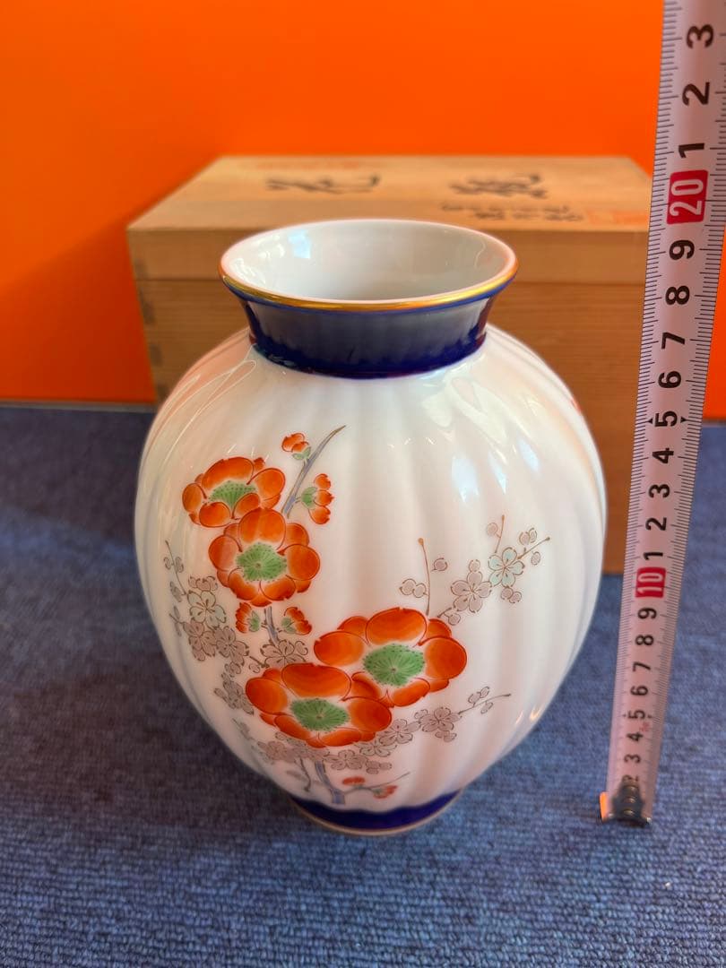 1097 深川製磁　芙蓉鉄仙花　花瓶　金彩　未使用