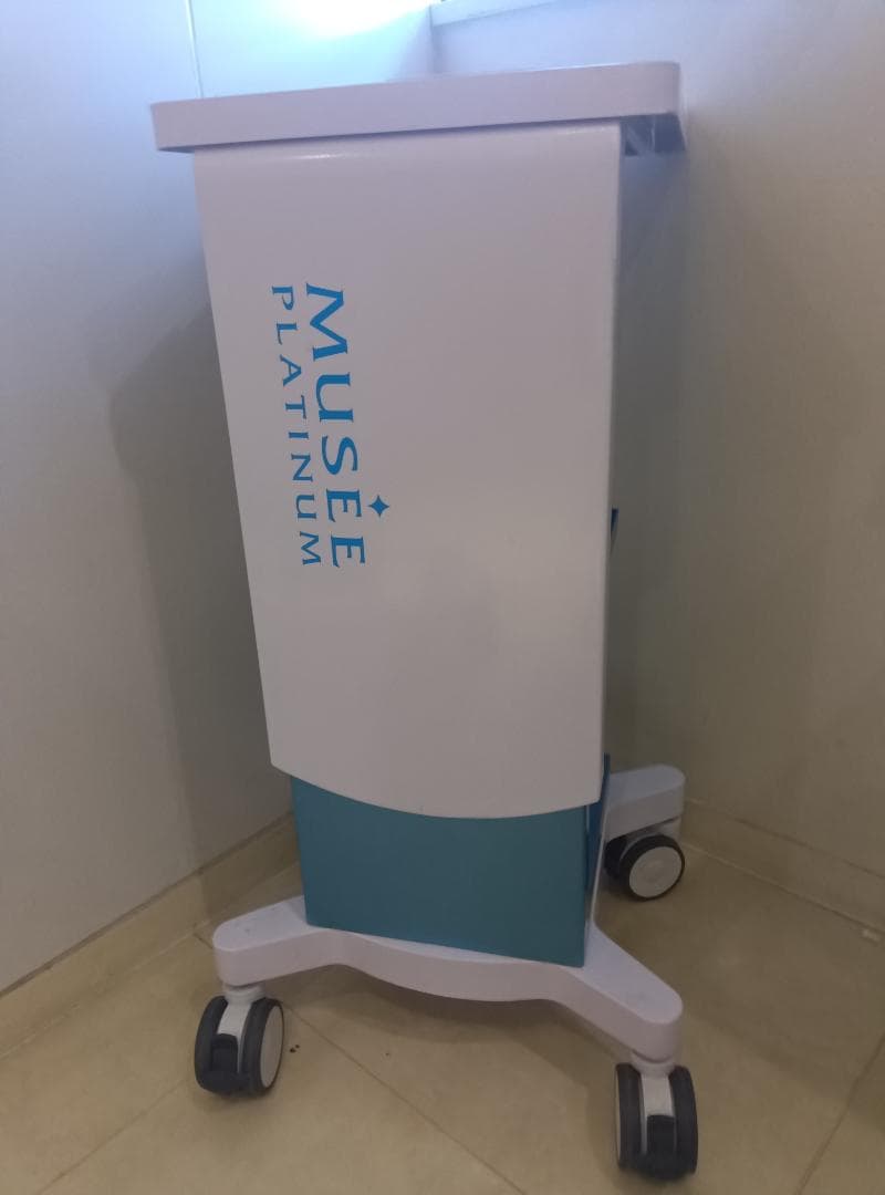 耐荷重40kg 超美品/スチール製のため頑丈】キャスター付きワゴン