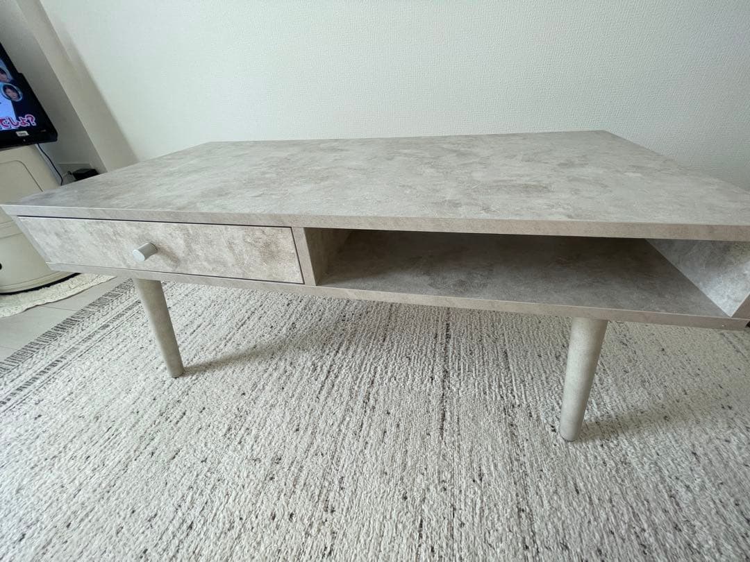グレーの引き出し付きローテーブル