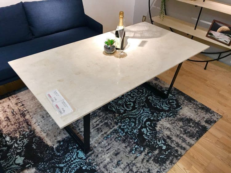 【大幅値下げ】大理石調ダイニングテーブル