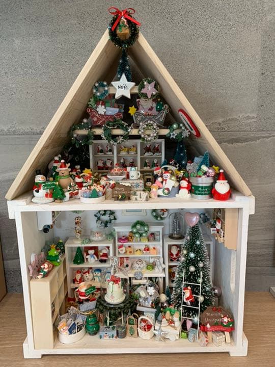 ドールハウス　ミニチュアクリスマスショップへようこそ
