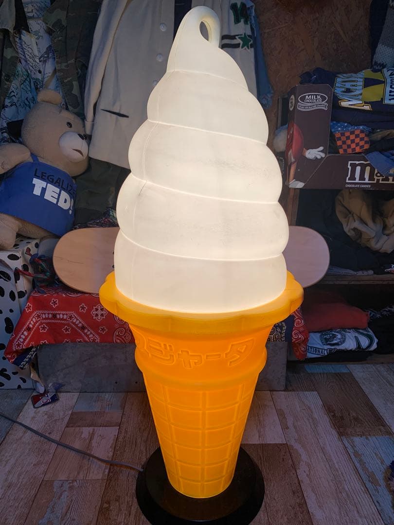 アイスクリーム型フロアスタンド　スジャータ