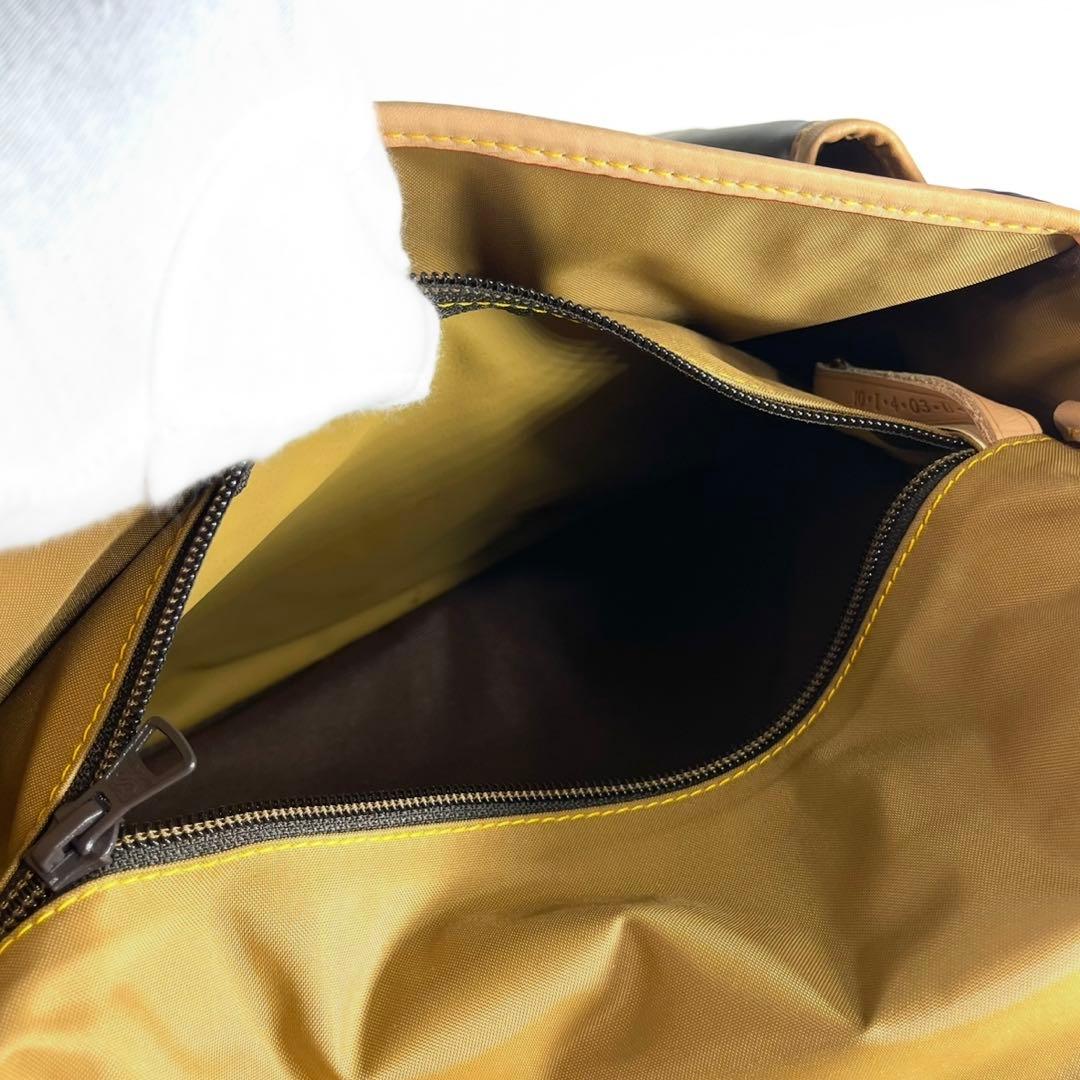 美品 HUNTING WORLD ショルダーバッグ バチュークロス a723