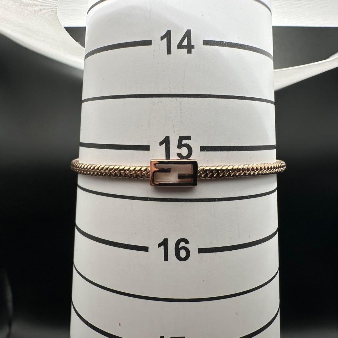 極美品✨　FENDI　フェンディ　ブレスレット　バングル　バゲット　1428