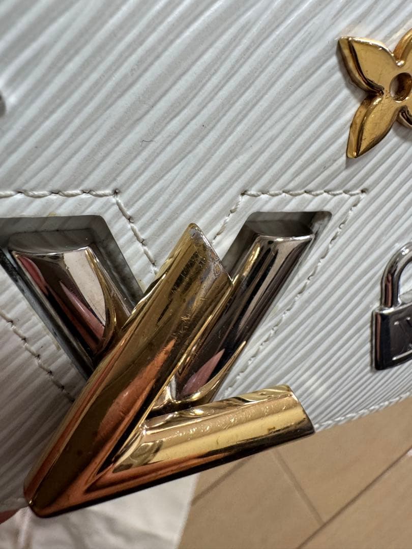 Louis Vuitton 三つ折り財布 エピレザー ホワイト 限定・廃盤モデル