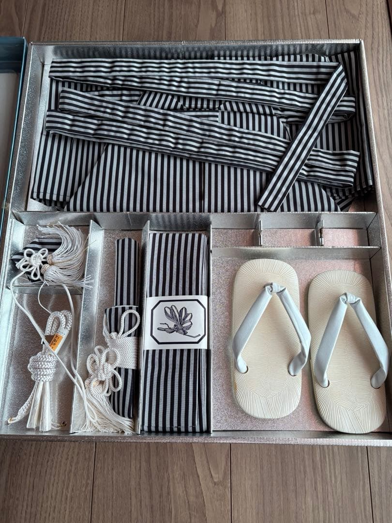 週末限定子ども袴　3歳　七五三　753 ストライプ 着物セット 正絹　新品　下駄