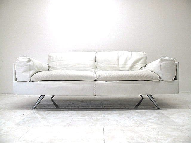 エンツォダンブロシオ×ルカ・スカケッティ「ED1031」総革ソファ　約81.9万