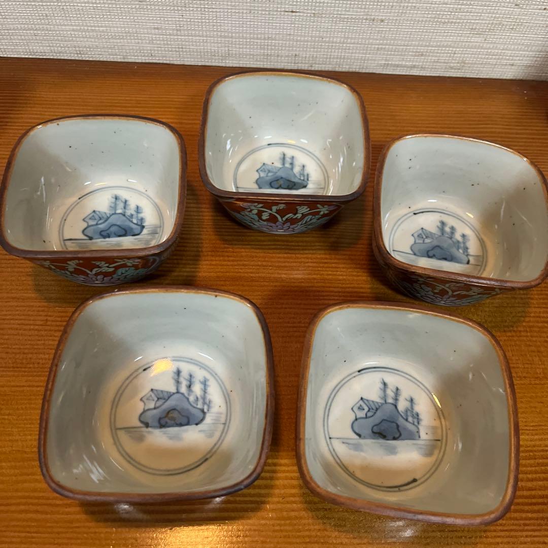 有田焼　五代走波 染錦 菊花波千鳥文 角小鉢