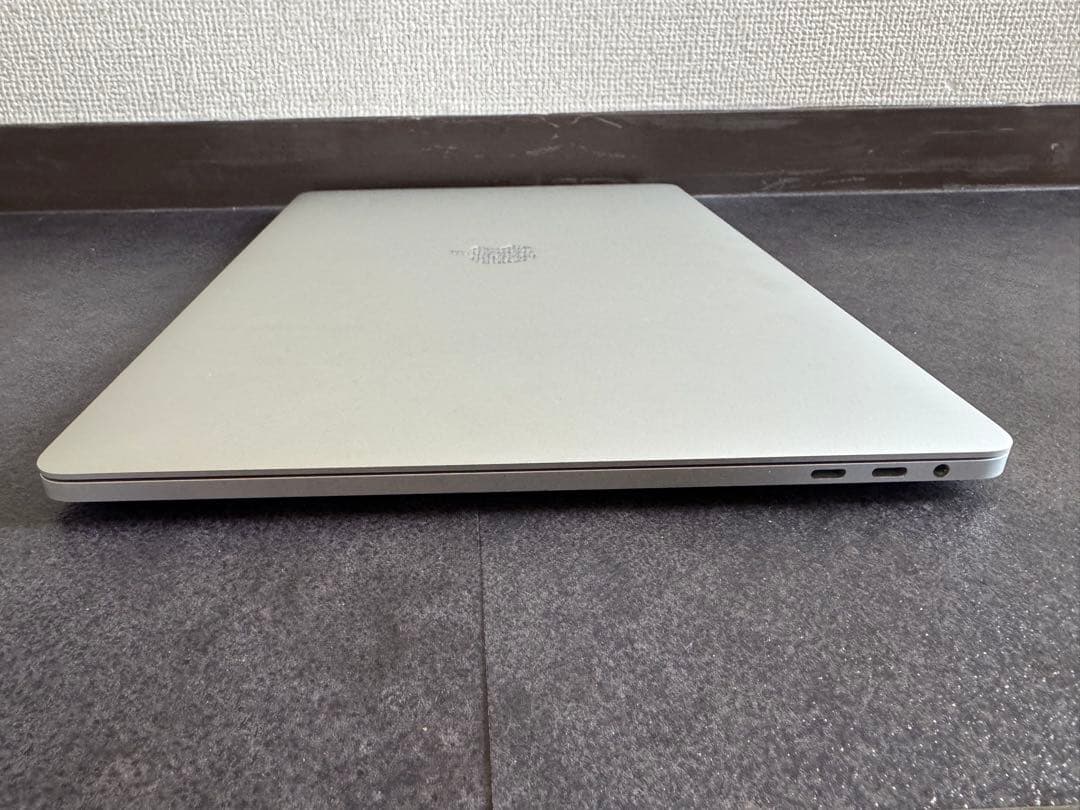 MacBook Pro 2017 15インチ 16GB 512GB So*