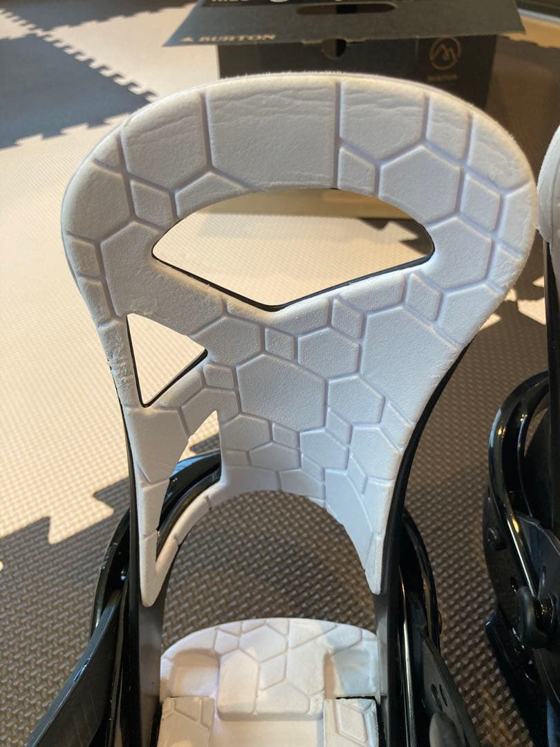 BURTON バインディング　SMALLS Lサイズ（キッズのLサイズ）バートン