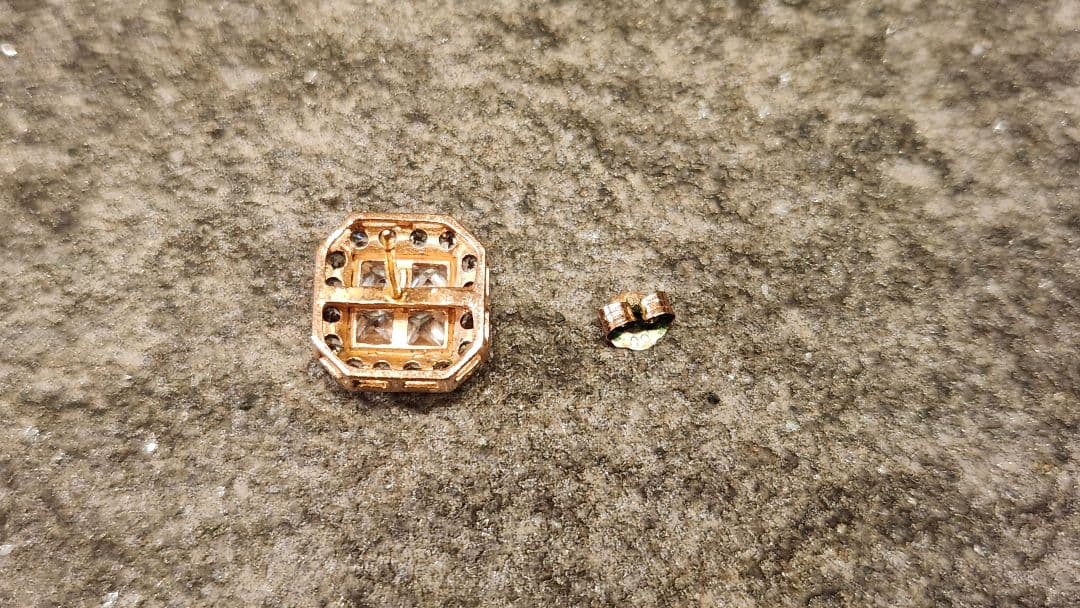 AVALANCHE アバランチ 10Kレッドゴールド ピアス スクエア型 ピアス