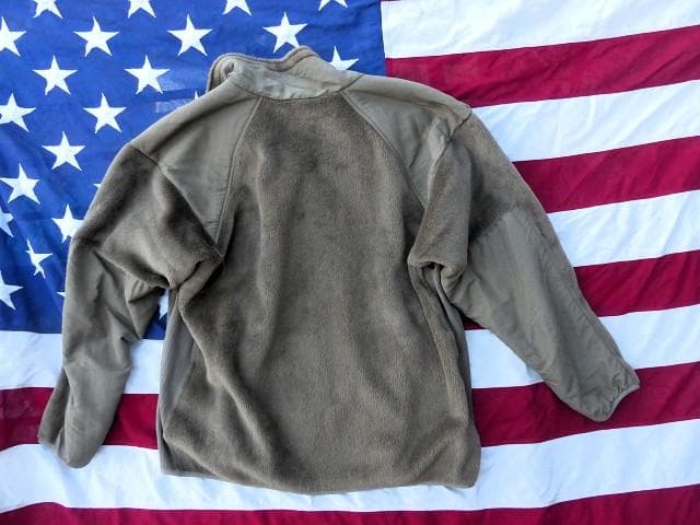 米軍実物　ポーラテックフリースジャケット　XL-L　コヨーテ ECWCS　140