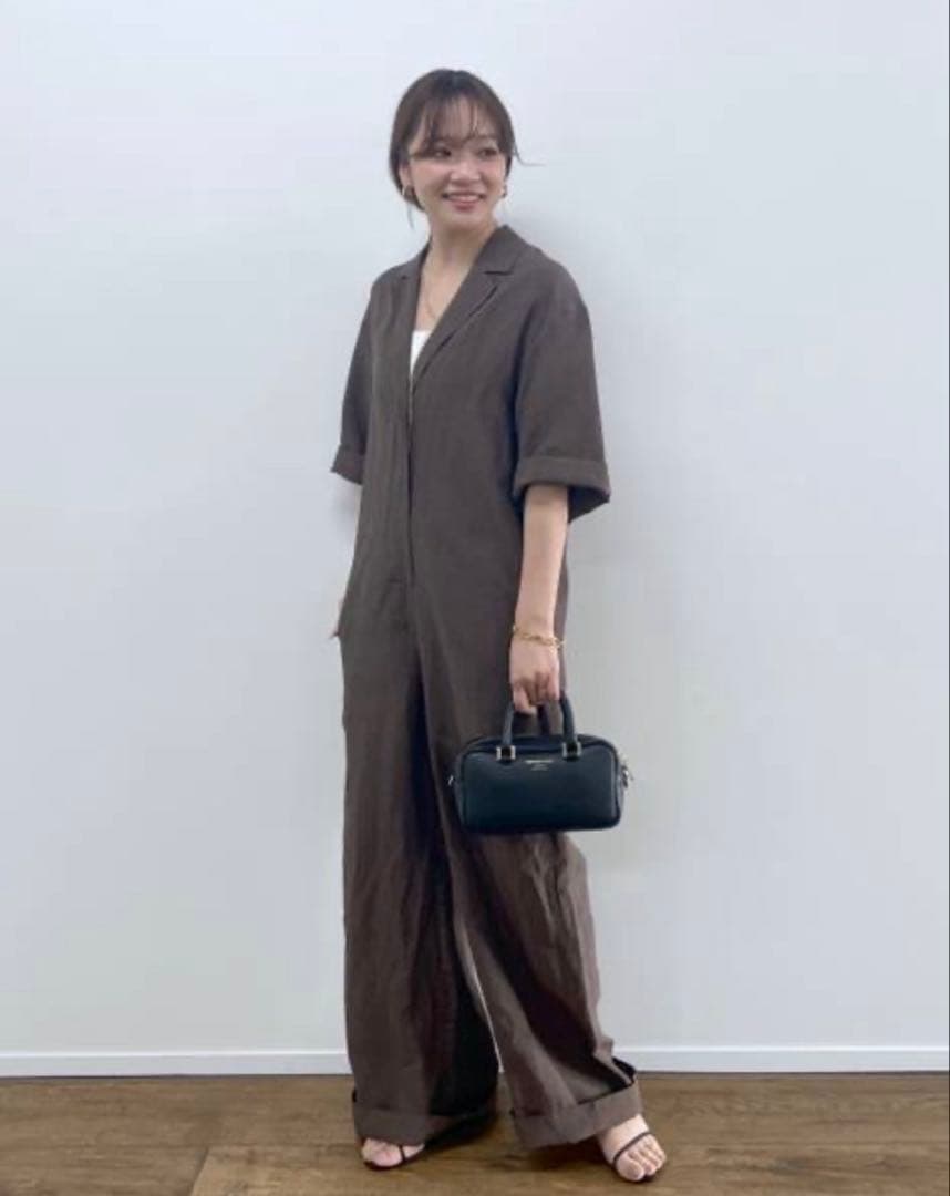 ハーフスリーブジャンプスーツ