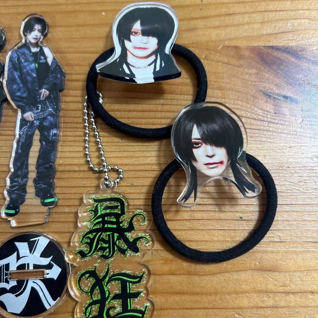 な*む様 甘い暴力 咲 アクスタ 生首ヘアゴム 暴狂 キーホルダー