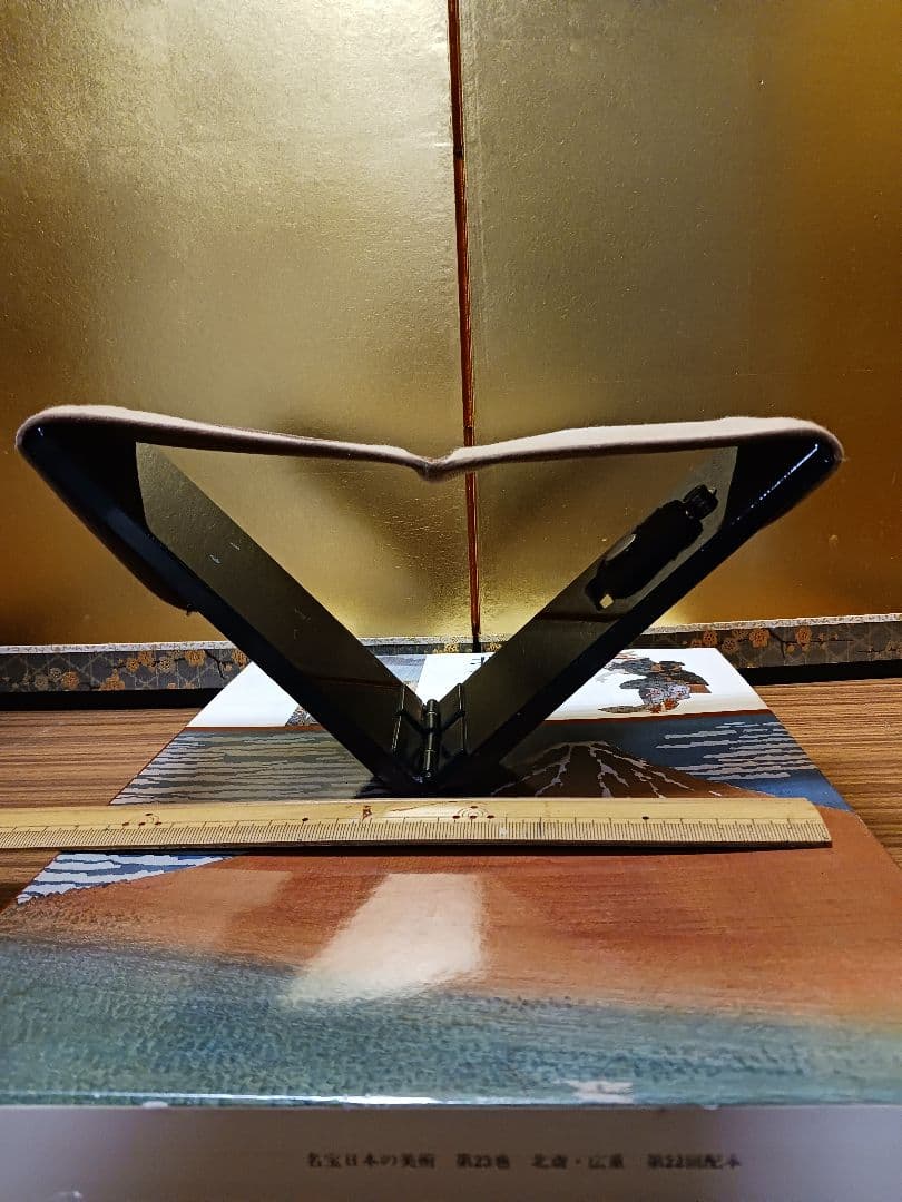 『超高級品』携帯用 軽量 折畳 正座椅子 (木製) 伝統芸能 樫の木 漆塗 皮