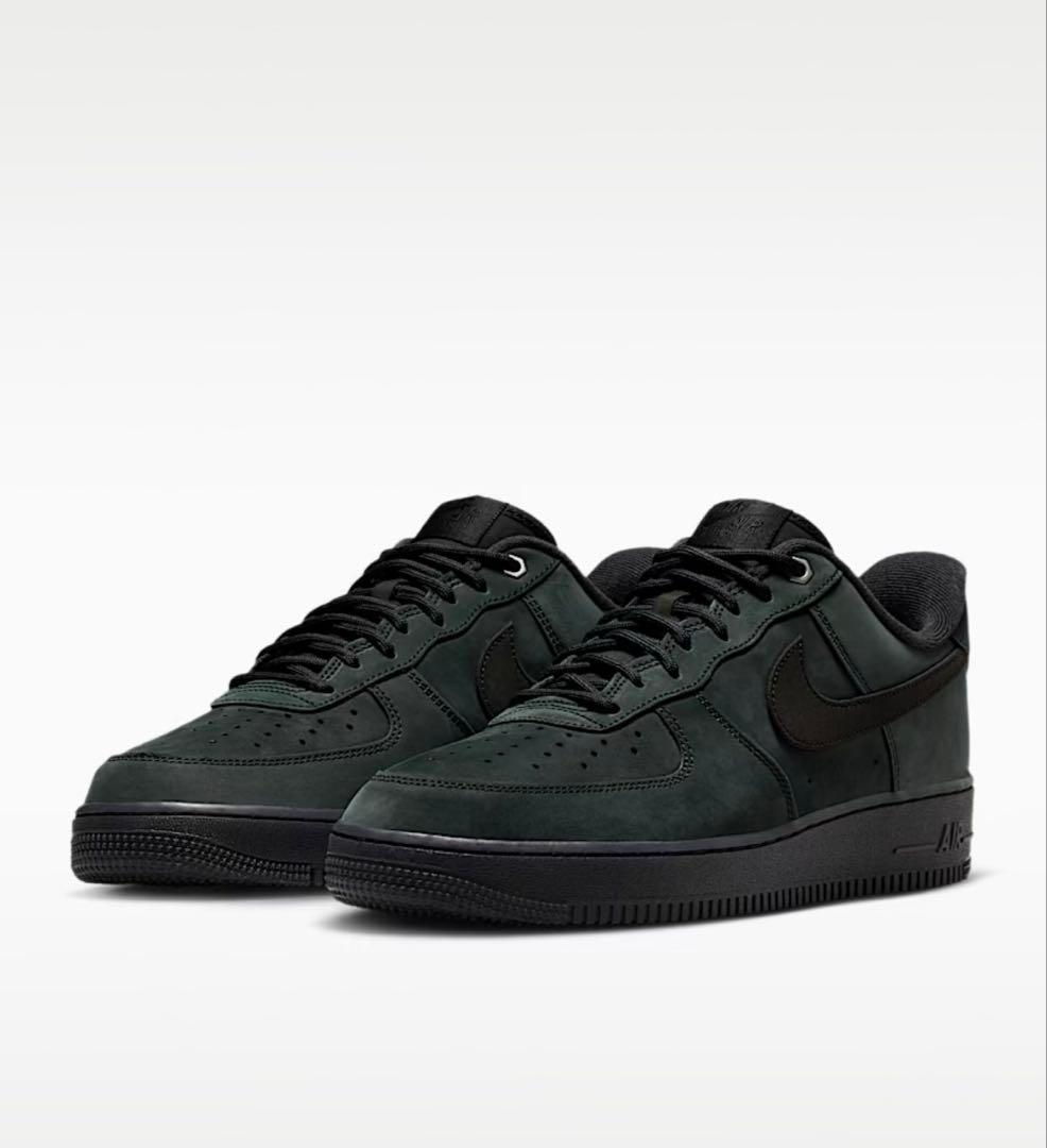 靴 Nike Air Force 1 '07WB