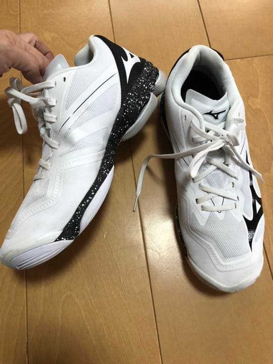 ミズノ バレーボールシューズ 26.5ウエーブライトニングZ6白×黒スパイク