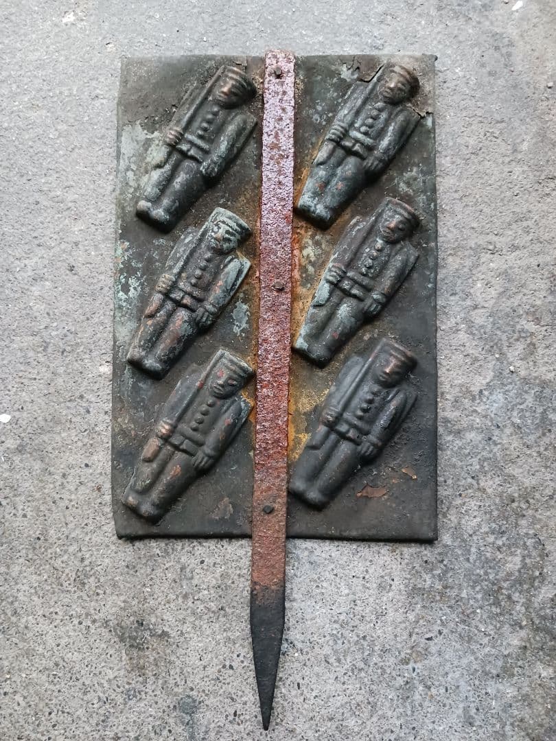 希少  古い菓子型  金型  アンティーク