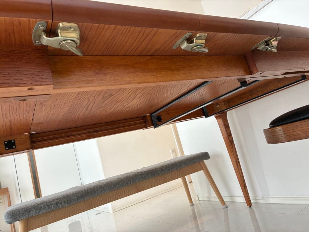 ACME Furniture(アクメファニチャー)BROOKSダイニングテーブル