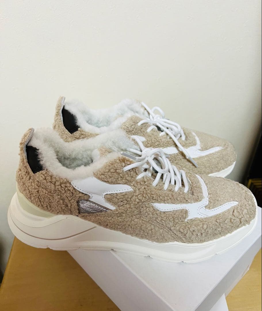 D.A.T.E. スニーカー