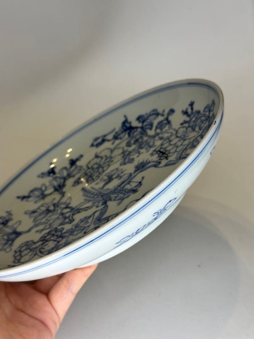 中国 大明成化年製 花草昆虫文 皿　盤　窯裂有り　古陶磁　骨董品