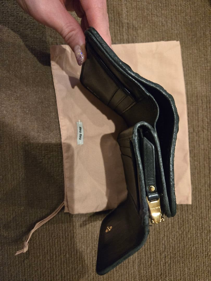 miumiu 折り財布 マテラッセ ブラック