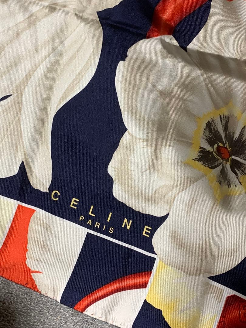 CELINE フラワープリント シルクスカーフ。総柄。美品。ヴィンテージ品。