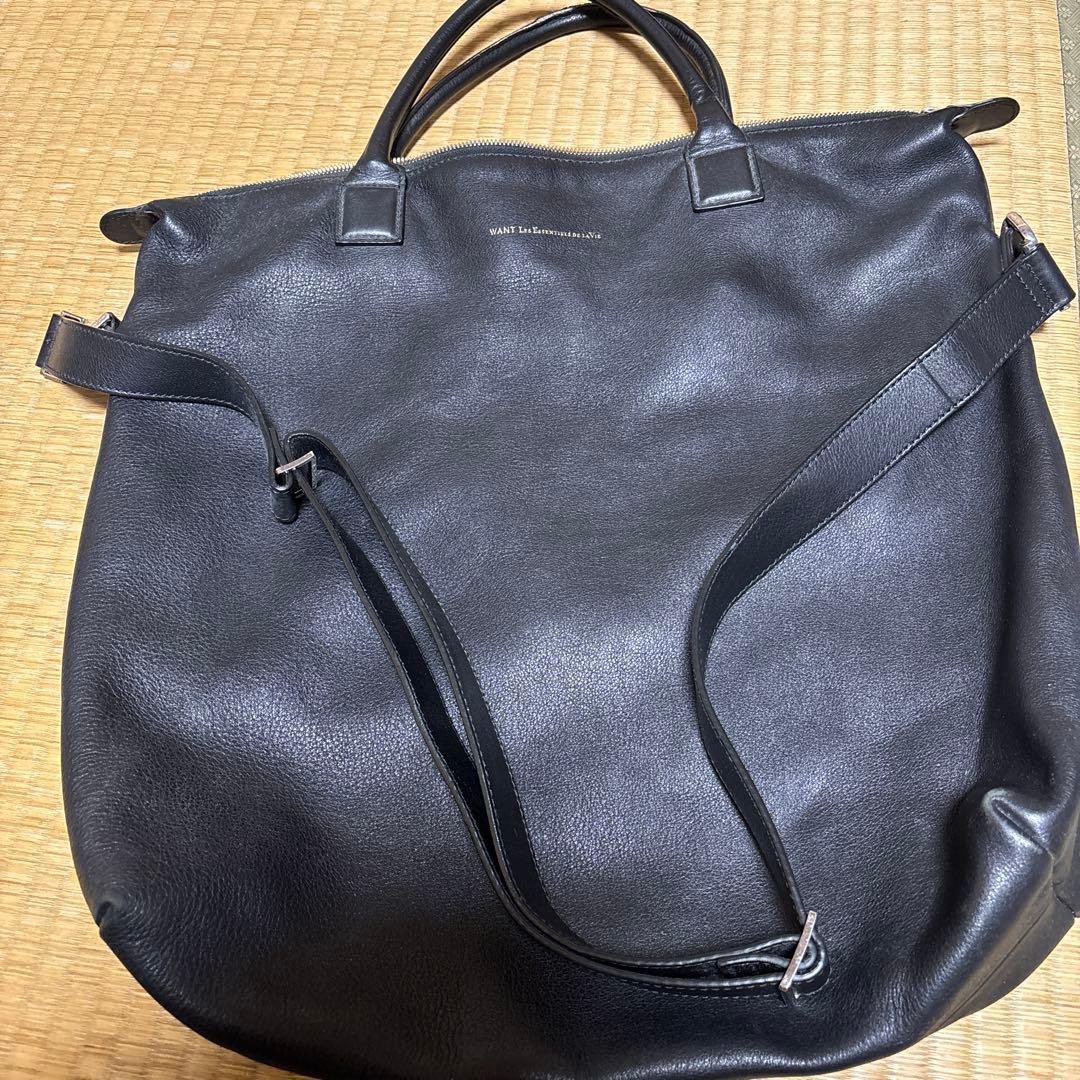ウォントレスエッセンシャルデラヴイ　 ブラックレザートート トゥモローランド
