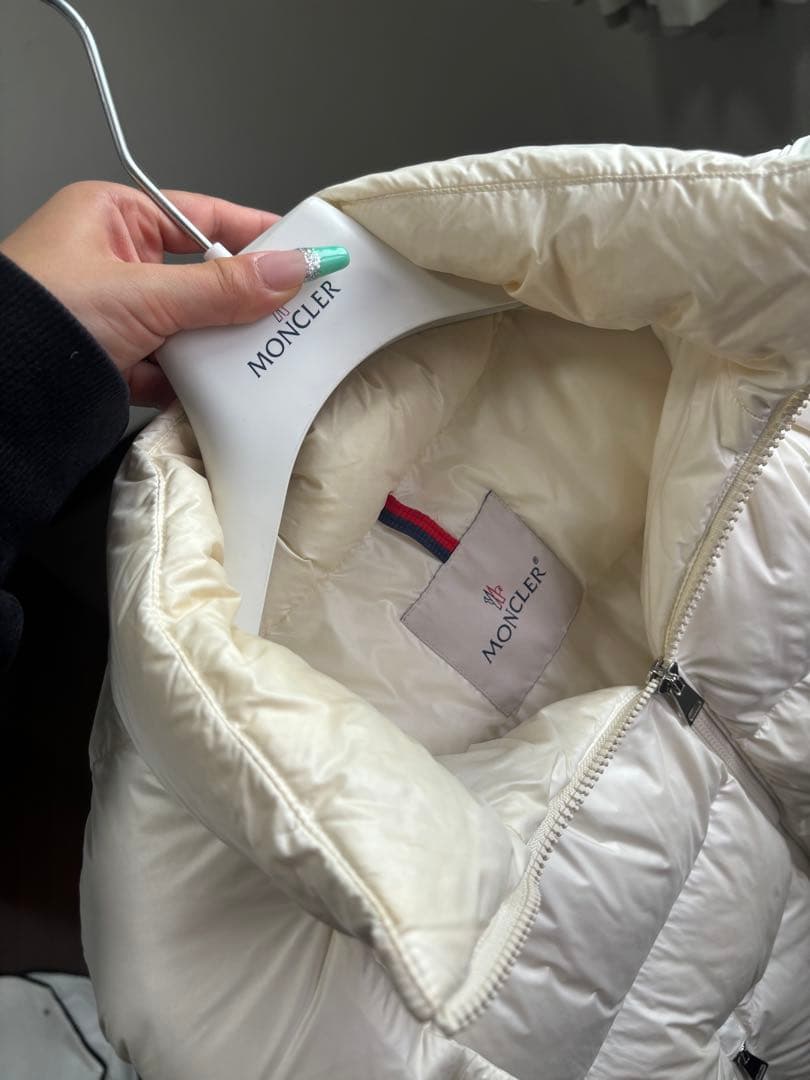 MONCLER フード付きダウンベスト ホワイト