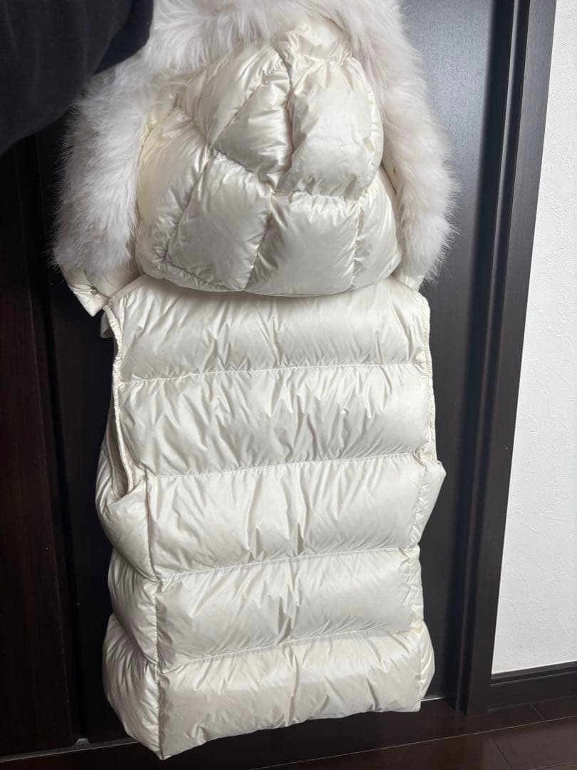 MONCLER フード付きダウンベスト ホワイト