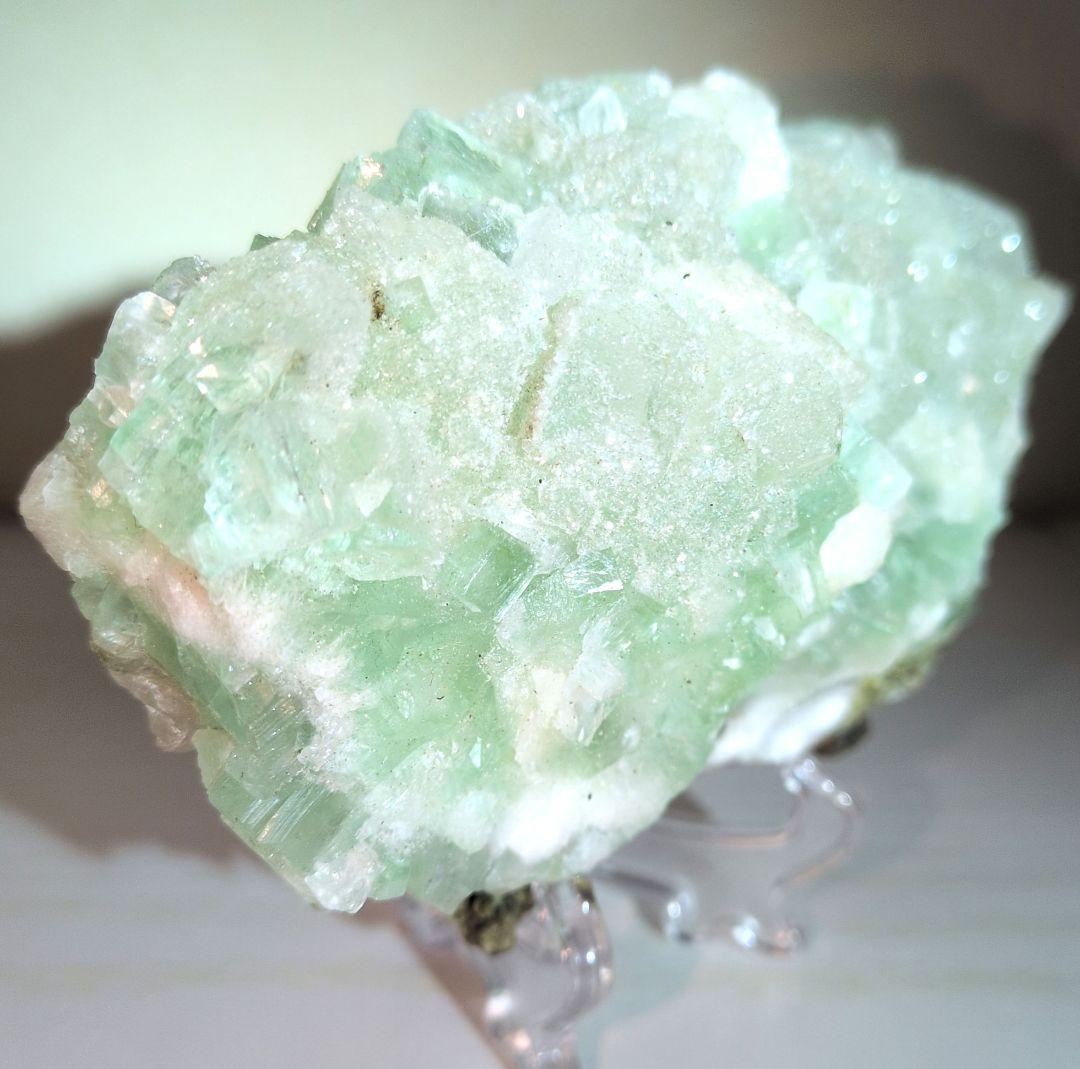 グリーンアポフィライト （魚眼石）　鉱物標本