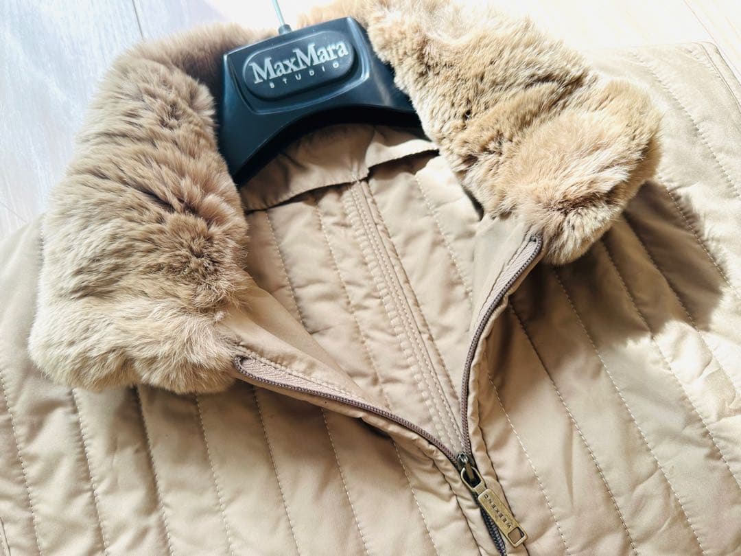 マックスマーラMaxMaraWEEKEND軽量ベストファー付ベージュキルティング