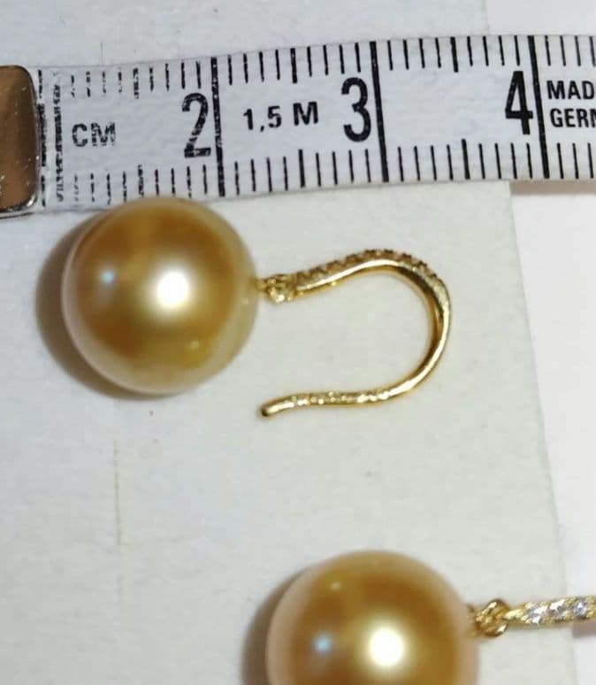 お文具さんK18南洋真珠ダイヤ入りピアス